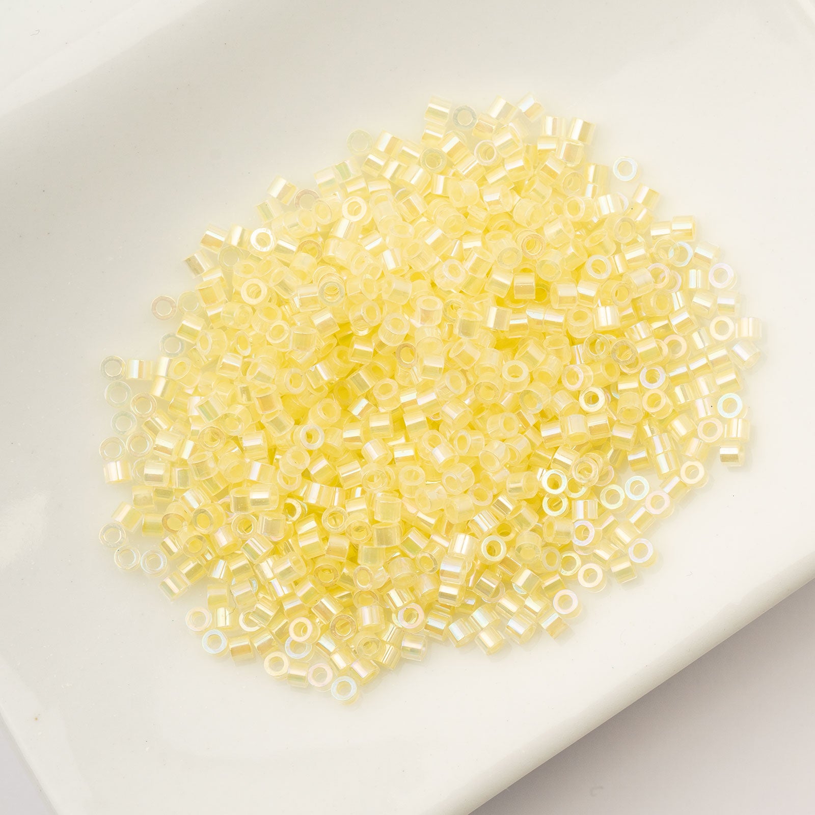 CY11 LN Pale Yellow Lined 1013