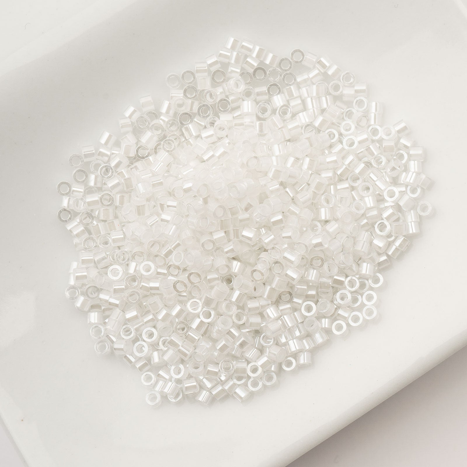 CY11 LN White AB Lined 1015