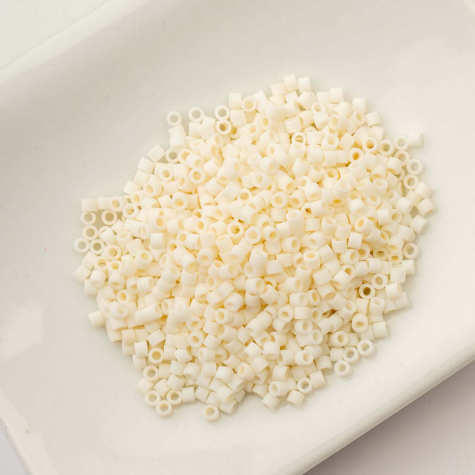 CY11 LU Cream Matte Glazed Luster 1036