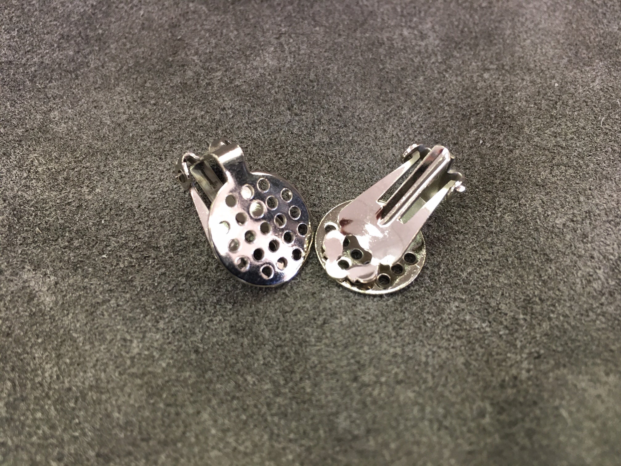 FNDE Clip-On Earrings